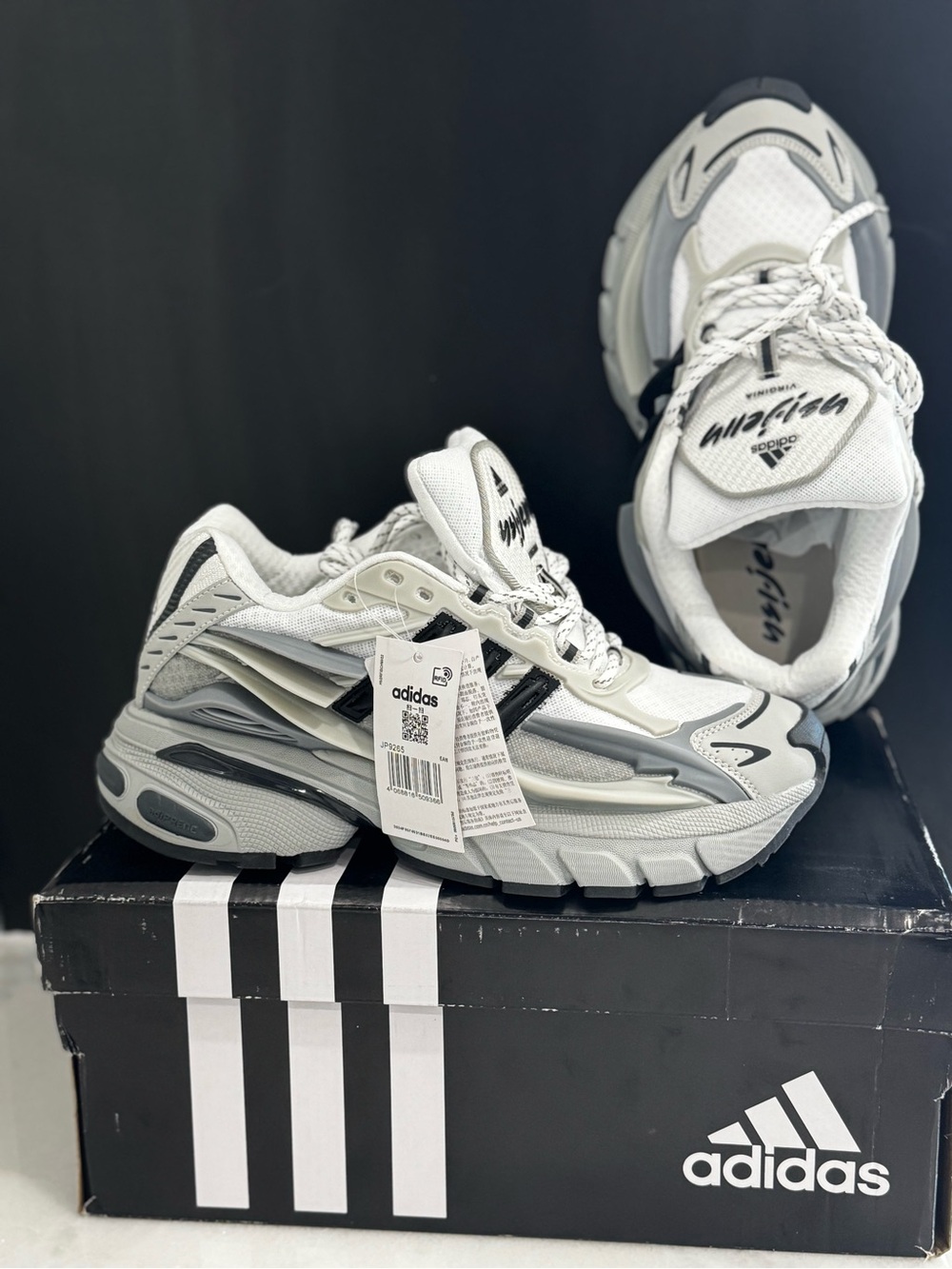 Adidas Men’s White/Grey Athletic Running Sneakers